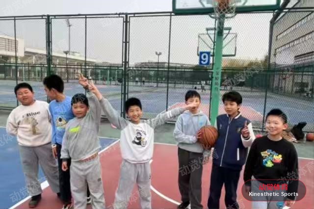 动觉体育篮球团课学员合照